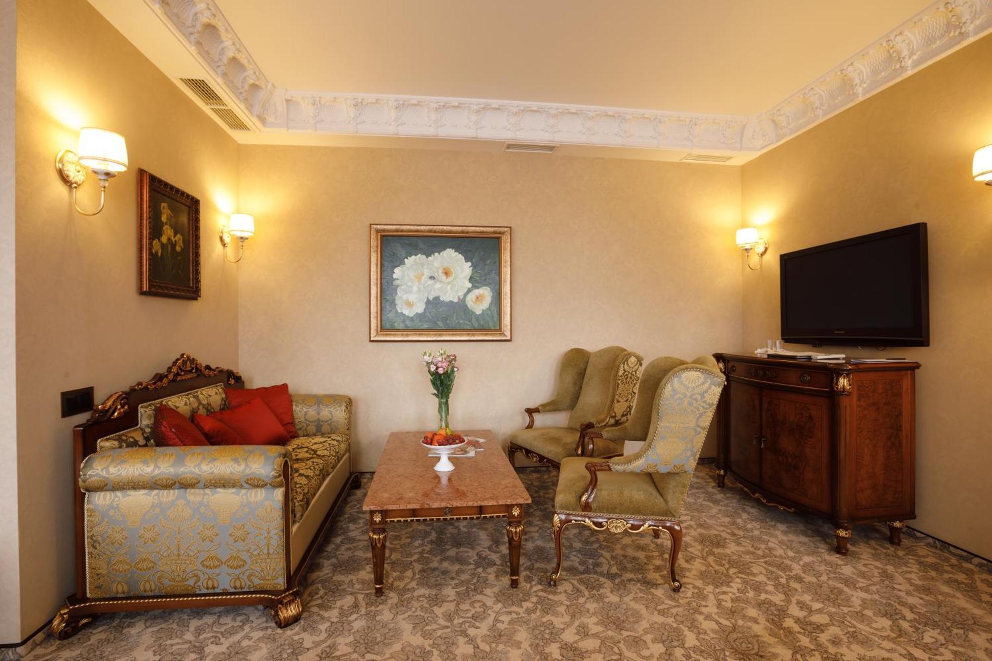 Axelhof Boutique Hotel Dnipro Extérieur photo