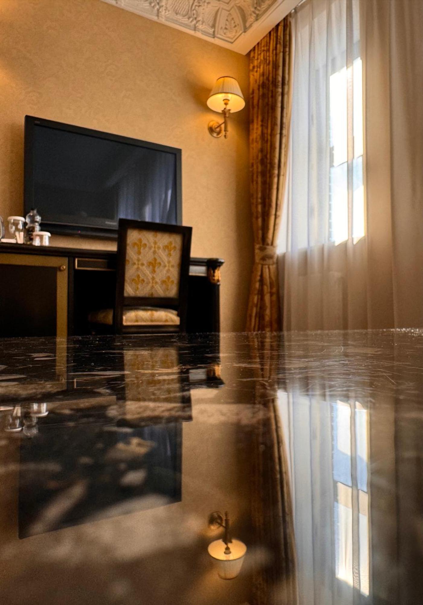 Axelhof Boutique Hotel Dnipro Extérieur photo