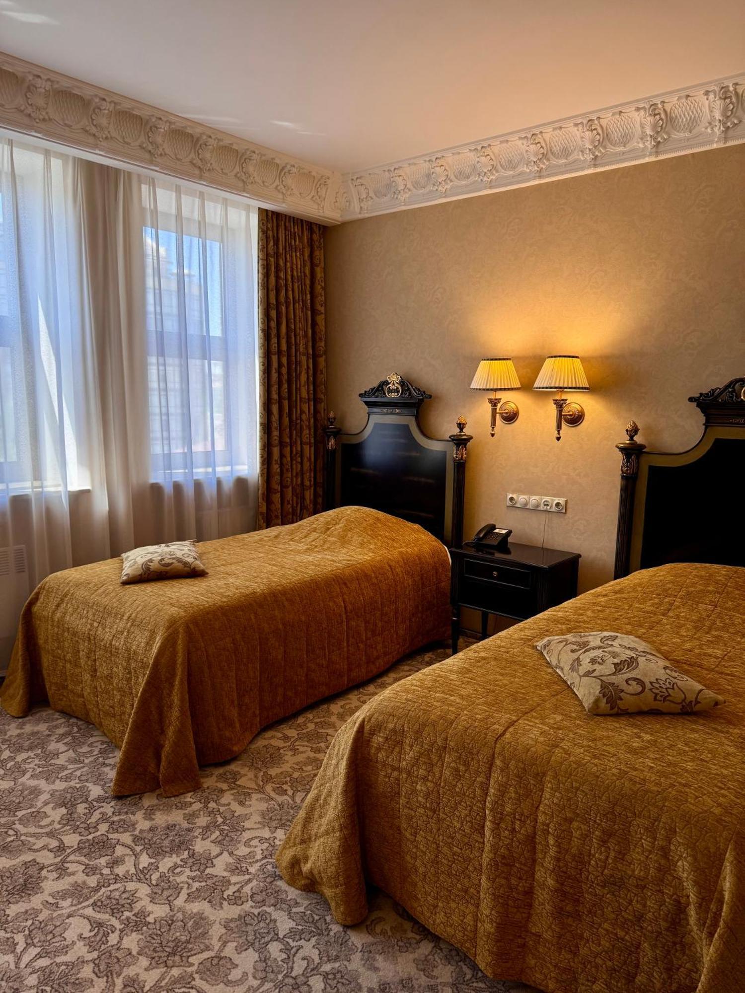 Axelhof Boutique Hotel Dnipro Extérieur photo