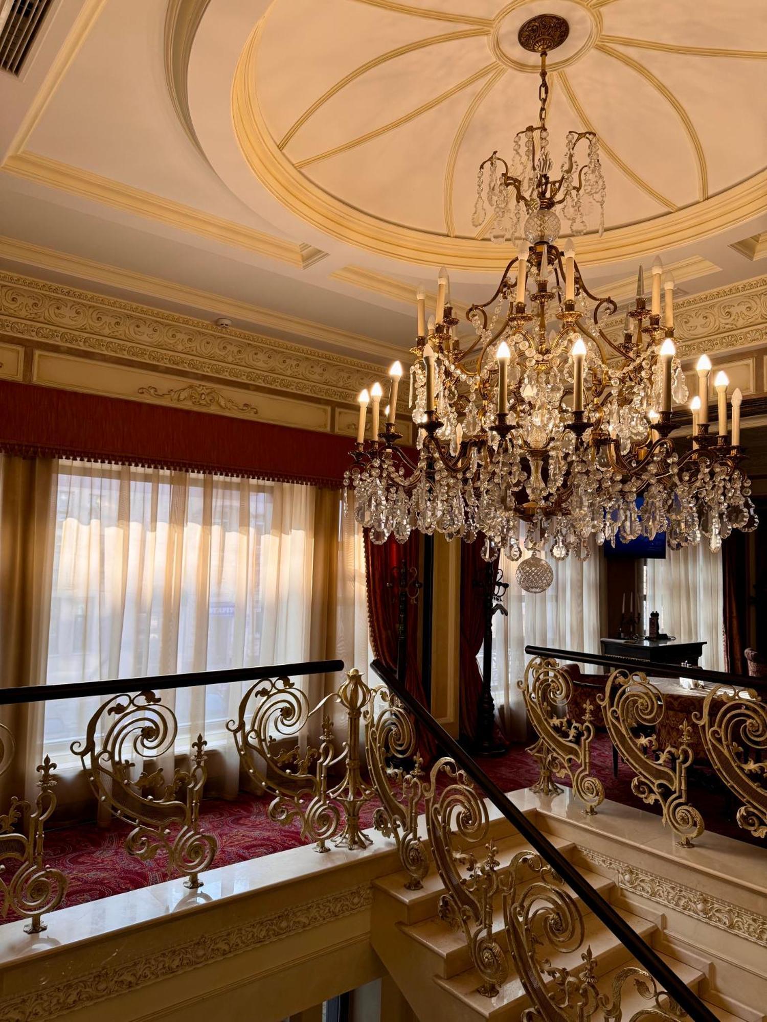 Axelhof Boutique Hotel Dnipro Extérieur photo