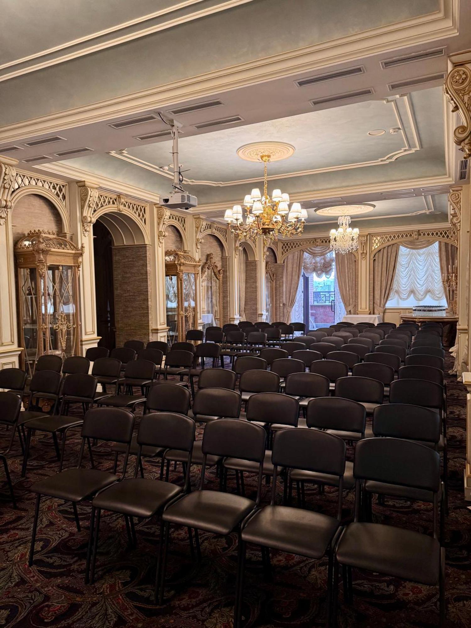 Axelhof Boutique Hotel Dnipro Extérieur photo
