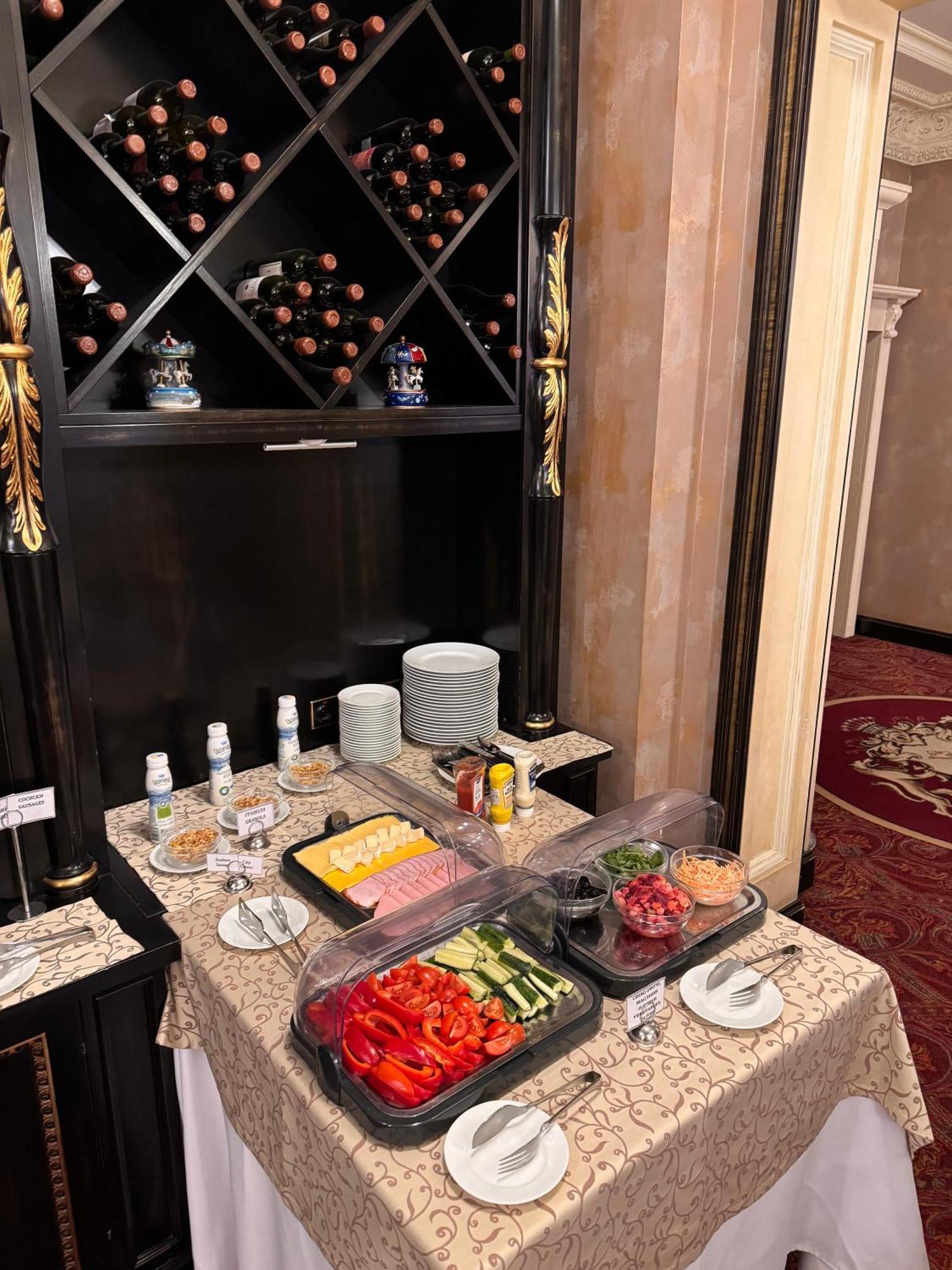 Axelhof Boutique Hotel Dnipro Extérieur photo