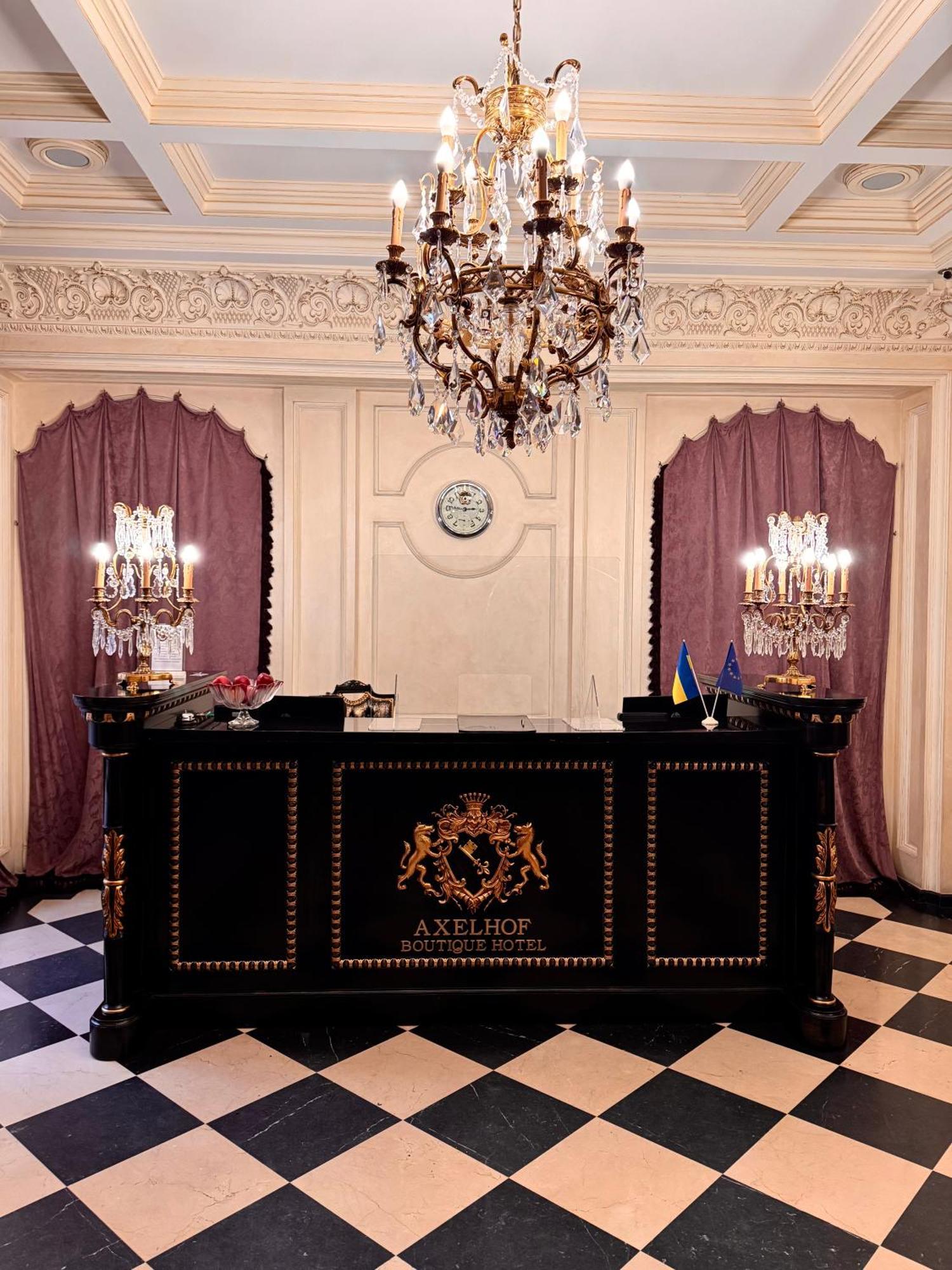 Axelhof Boutique Hotel Dnipro Extérieur photo