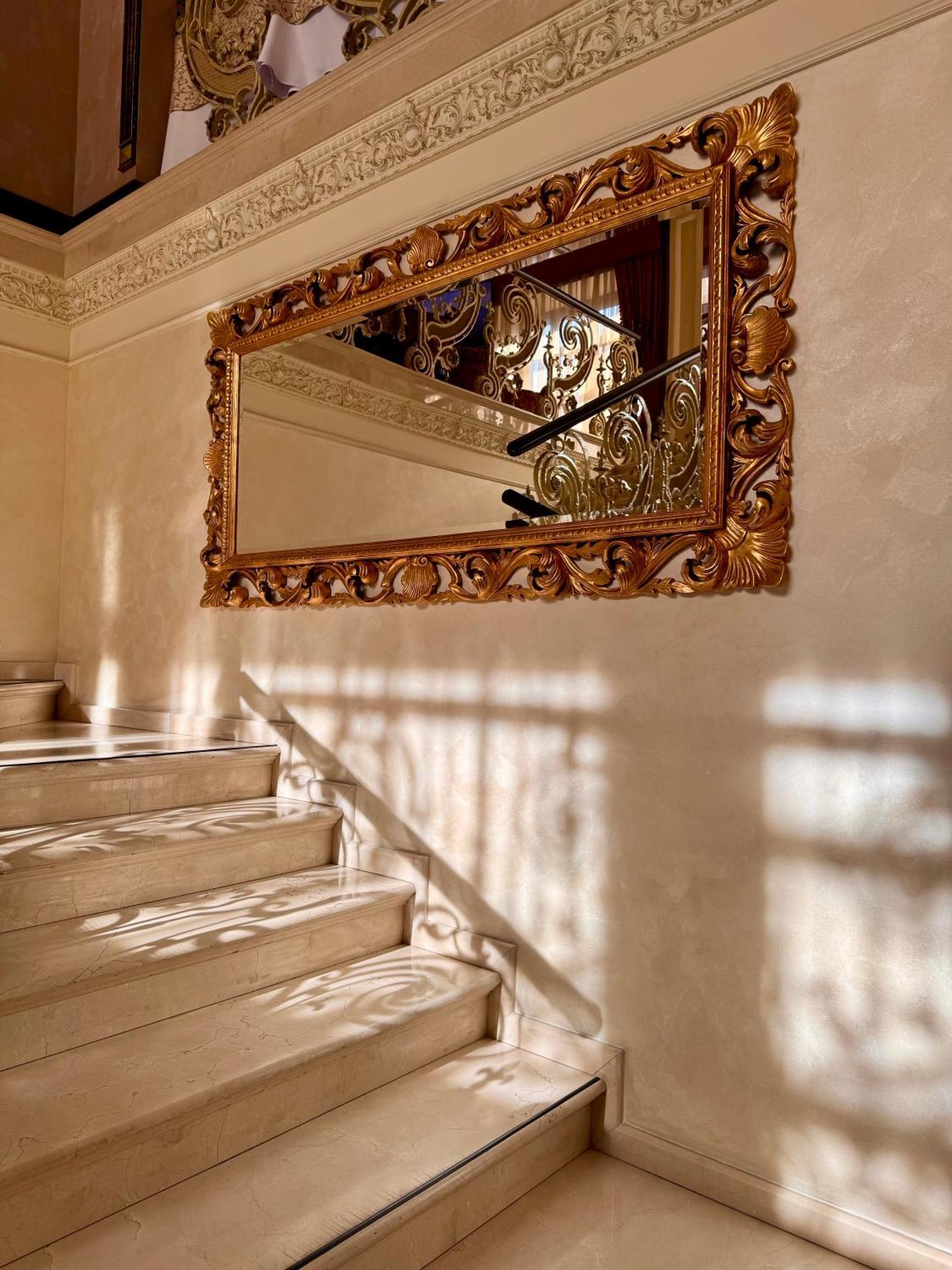 Axelhof Boutique Hotel Dnipro Extérieur photo