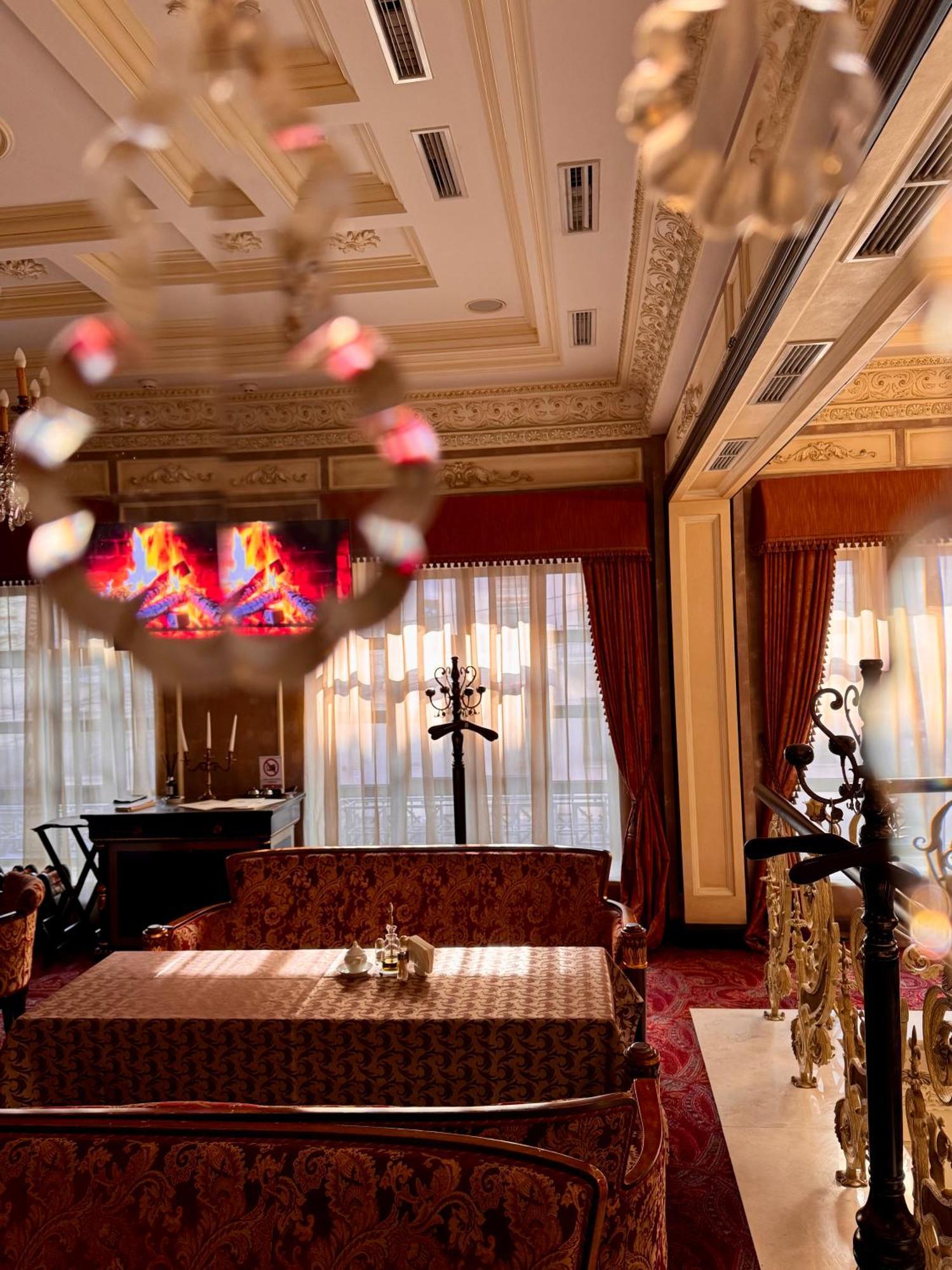 Axelhof Boutique Hotel Dnipro Extérieur photo