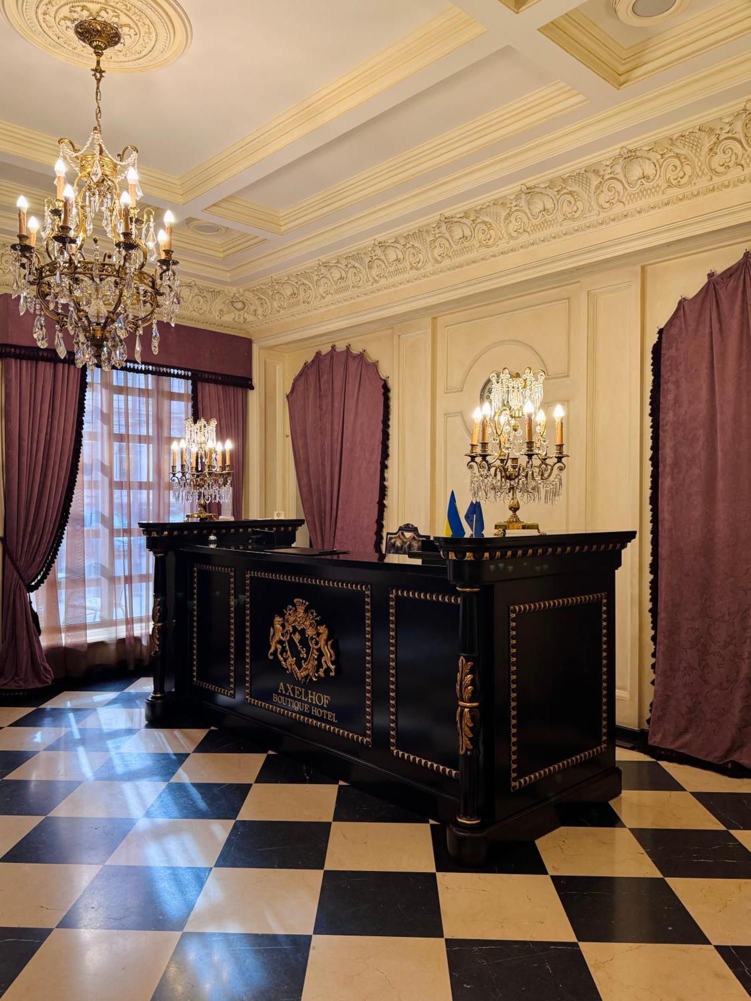 Axelhof Boutique Hotel Dnipro Extérieur photo