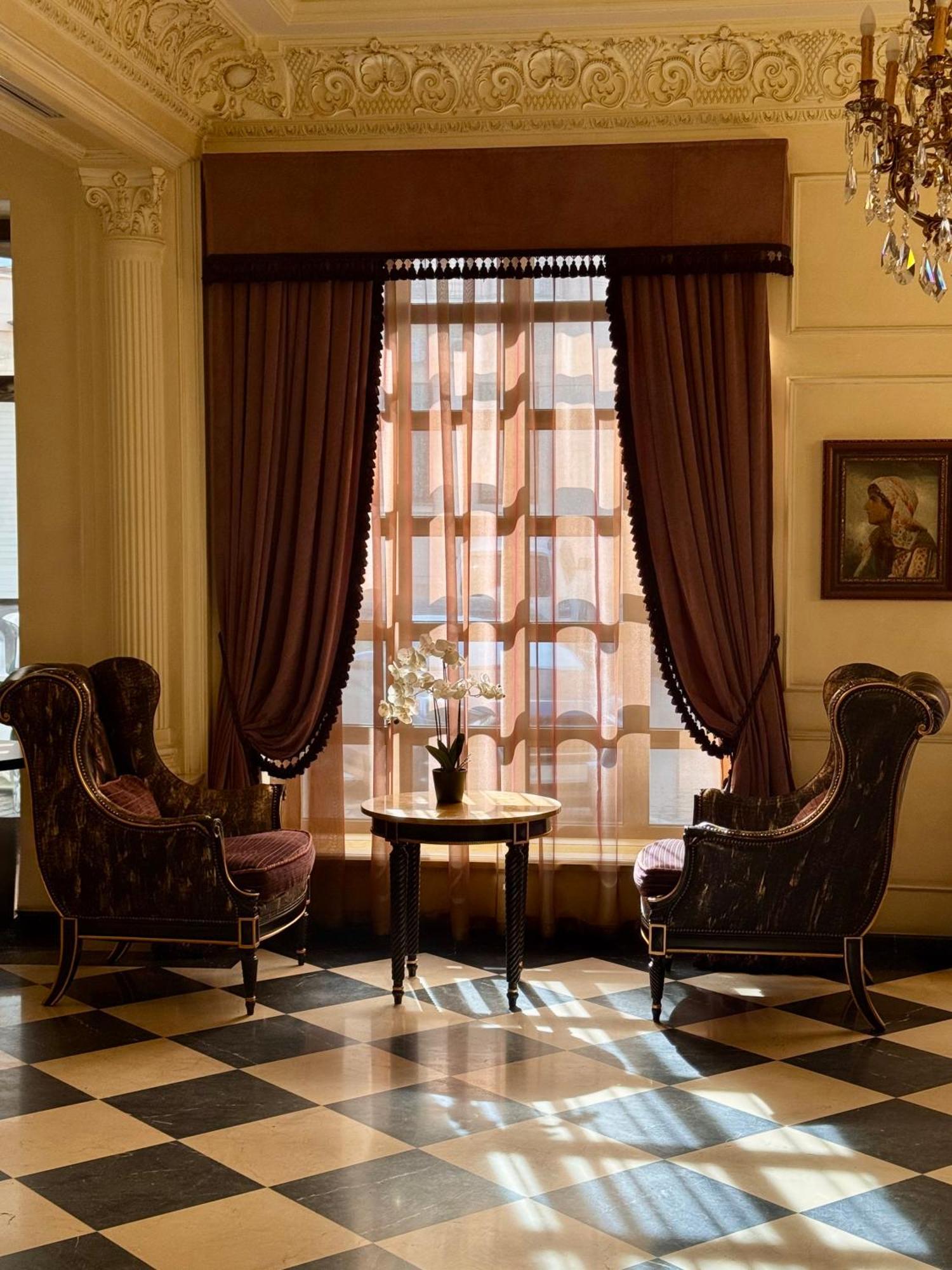 Axelhof Boutique Hotel Dnipro Extérieur photo