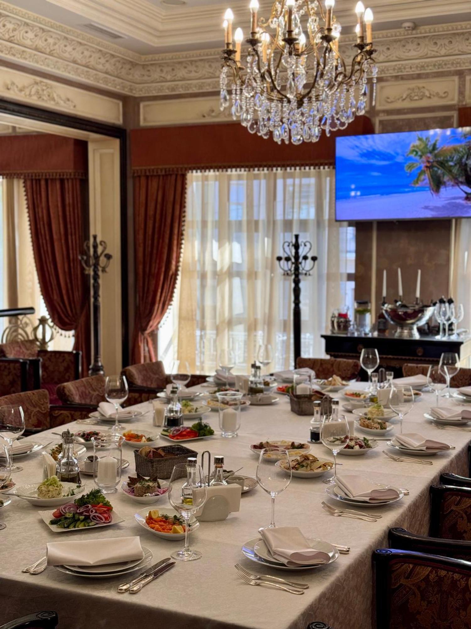 Axelhof Boutique Hotel Dnipro Extérieur photo